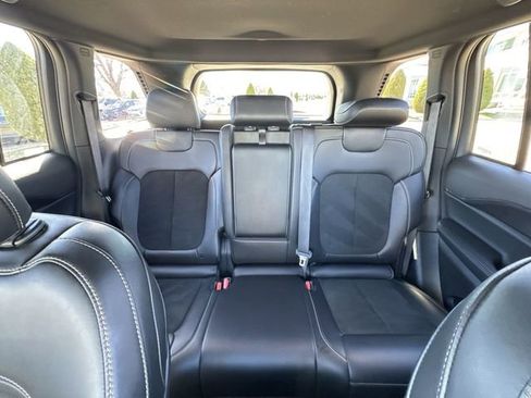 Used 2025 Jeep Grand Cherokee Altitude image 24