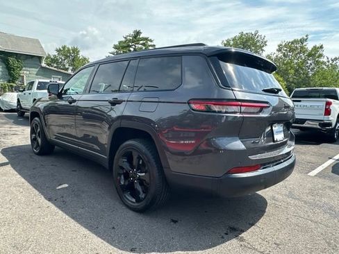 Used 2023 Jeep Grand Cherokee L Laredo AWD/4WD image 24