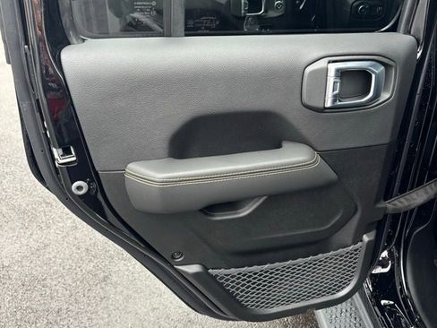 New 2026 Jeep Wrangler Unlimited Sahara image 15