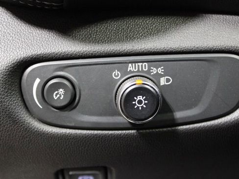 Used 2023 Chevrolet Blazer LT image 37