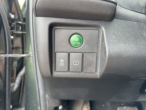 Used 2018 Honda HR-V EX image 17