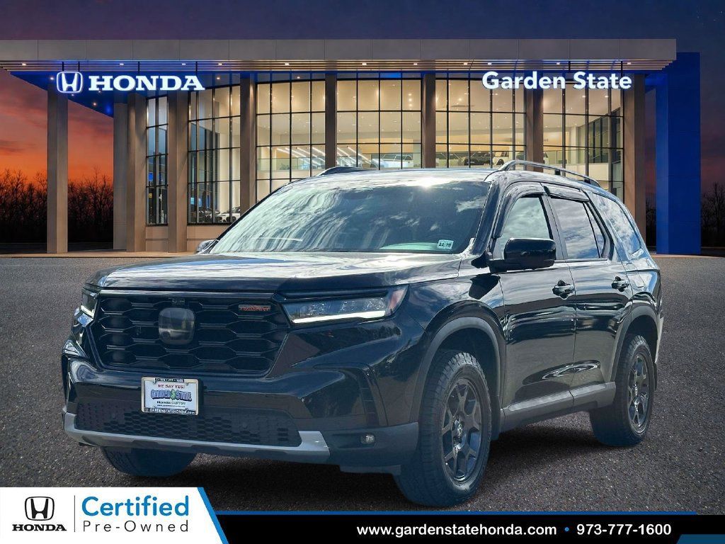 Certified 2024 Honda Pilot TrailSport image 1
