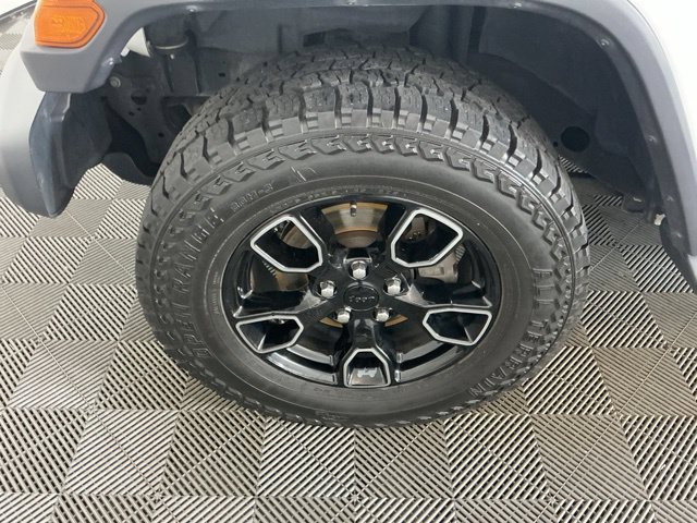 Used 2018 Jeep Wrangler Unlimited Sahara AWD/4WD image 27