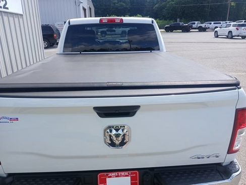 Used 2022 RAM 2500 Tradesman w/ Chrome Appearance Group AWD/4WD image 5