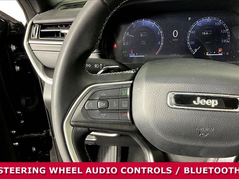 Used 2024 Jeep Grand Cherokee Laredo X image 10