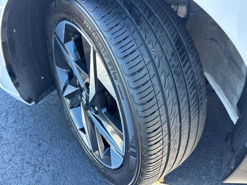 Certified 2021 Hyundai Elantra Limited image 7