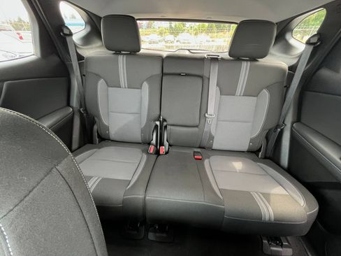 Used 2025 Chevrolet Blazer LT FWD image 38