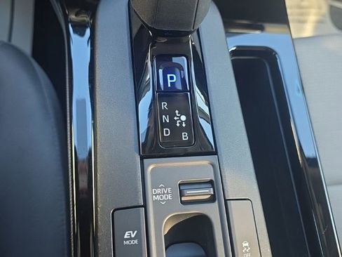 Used 2024 Toyota Prius LE image 23