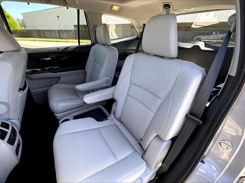 Used 2020 Honda Pilot Elite image 21