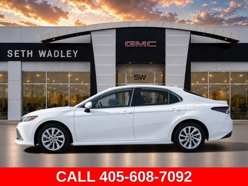 Used 2023 Toyota Camry LE FWD image 4