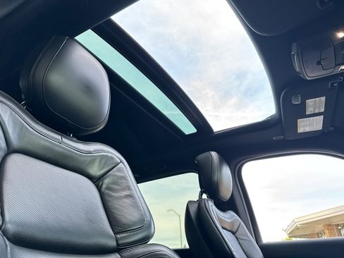 Used 2019 Lincoln Navigator L Select image 16