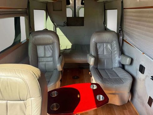 Used 2008 Freightliner Sprinter 3500 RWD image 15