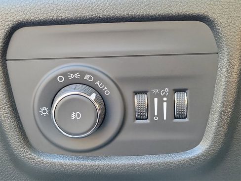 Used 2021 Jeep Grand Cherokee L Limited image 17