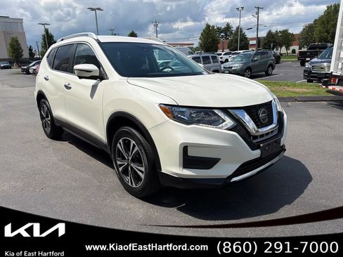 Used 2019 Nissan Rogue SV w/ Premium Package AWD/4WD image 5