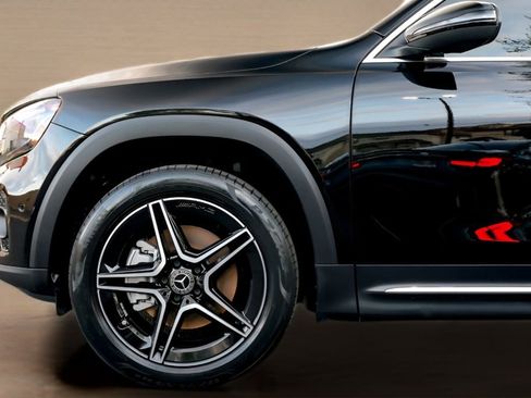 Used 2024 Mercedes-Benz GLB 250 image 5