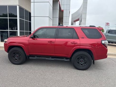 Used 2021 Toyota 4Runner SR5 Premium w/ Moonroof Package AWD/4WD image 5