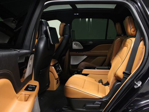 Used 2020 Lincoln Aviator Black Label Grand Touring w/ Class IV Trailer Tow Package image 14