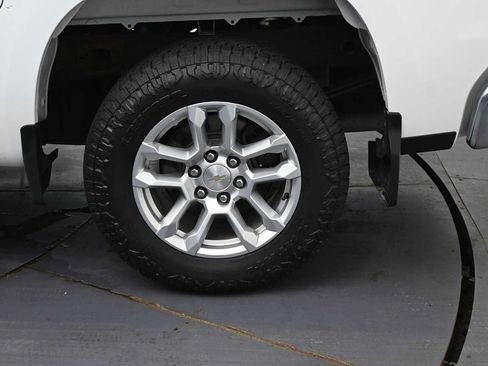 Used 2023 Chevrolet Silverado 1500 LT w/ Z71 Off-Road Package AWD/4WD image 5