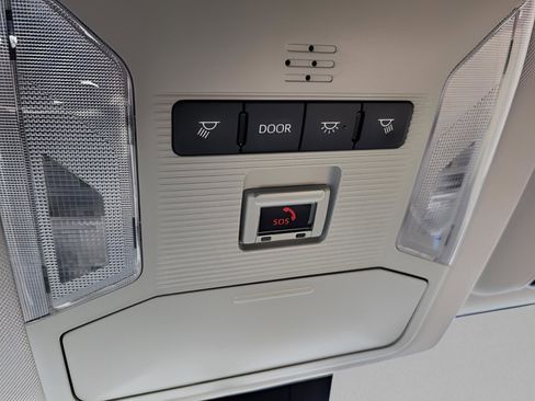 Certified 2022 Toyota RAV4 LE image 34