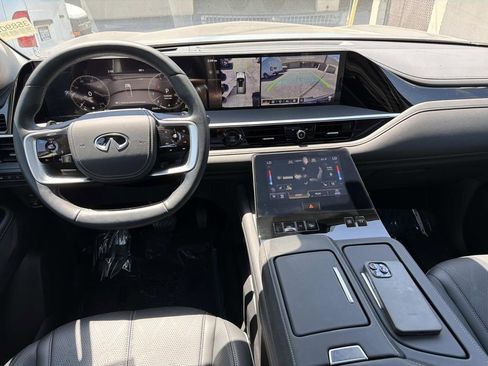 Certified 2025 INFINITI QX80 Sensory AWD/4WD image 9