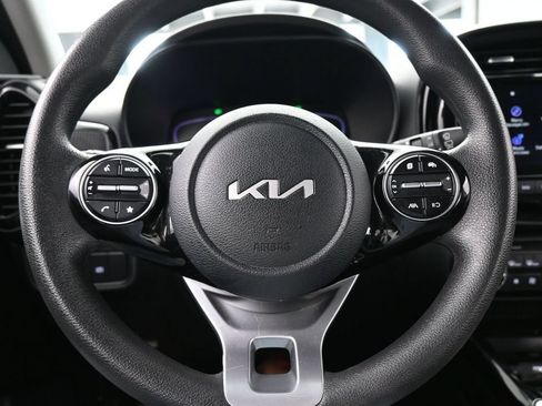Used 2023 Kia Soul S FWD image 25