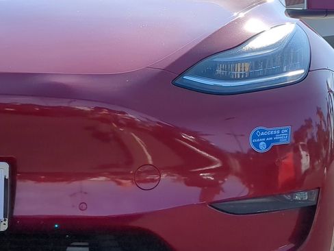 Used 2021 Tesla Model Y Long Range image 11