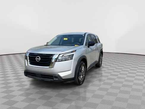 Certified 2025 Nissan Pathfinder S FWD image 5