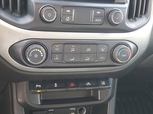 Used 2022 Chevrolet Colorado LT w/ Fleet Safety Package RWD image 18