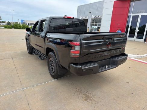 Used 2025 Nissan Frontier PRO-4X AWD/4WD image 3