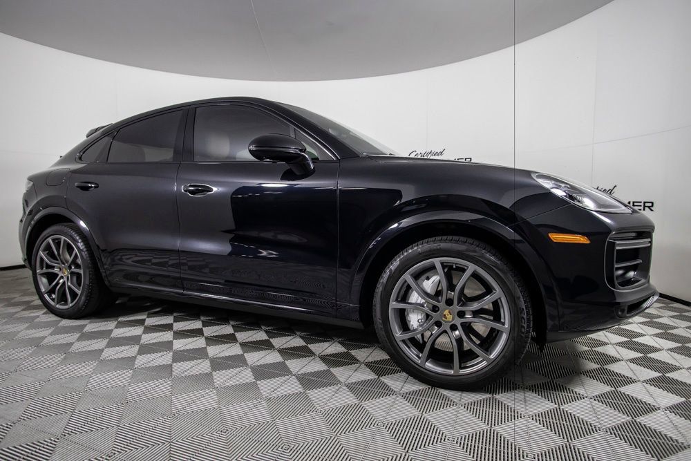 Used 2021 Porsche Cayenne Turbo AWD/4WD image 2