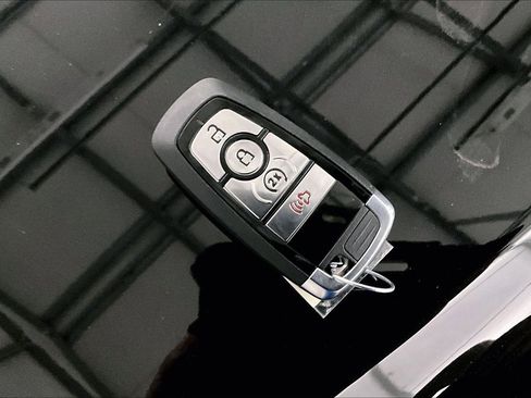 New 2025 Ford Maverick XLT w/ XLT Luxury Package image 17