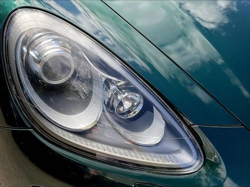 Used 2013 Porsche Cayenne S image 32