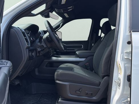 New 2025 RAM 2500 Big Horn AWD/4WD image 19
