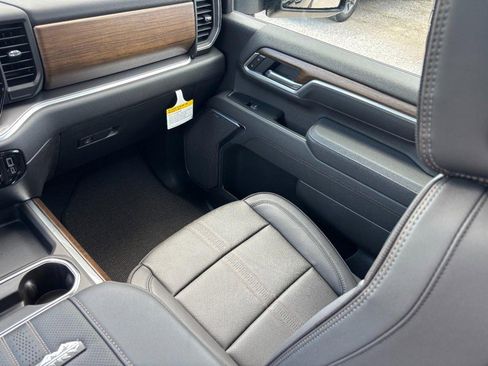 New 2026 Chevrolet Silverado 2500 High Country w/ High Country Premium Package AWD/4WD image 9