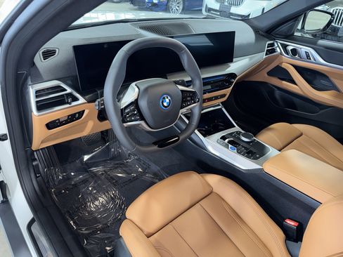 Certified 2025 BMW i4 xDrive40i w/ Parking Assistance Package image 20
