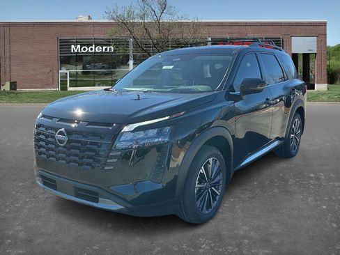 New 2026 Nissan Pathfinder Platinum image 1