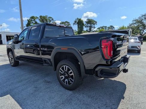Used 2022 GMC Sierra 2500 AT4 w/ AT4 Premium Plus Package AWD/4WD image 5
