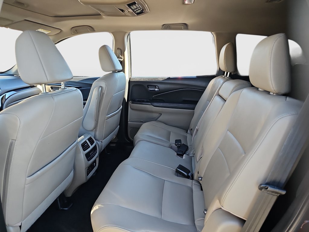 Used 2017 Honda Pilot Touring image 22