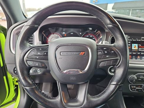 Used 2019 Dodge Charger SXT w/ Blacktop Package image 10