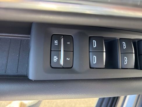 Used 2024 Chevrolet Suburban Premier image 10