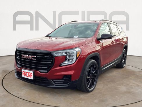 Used 2023 GMC Terrain SLE w/ Driver Convenience Package image 9