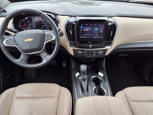 Used 2023 Chevrolet Traverse Premier image 12