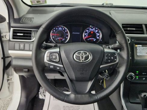 Used 2015 Toyota Camry SE FWD image 13