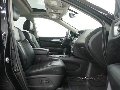 Used 2018 Nissan Pathfinder SL w/ SL Premium Package image 11