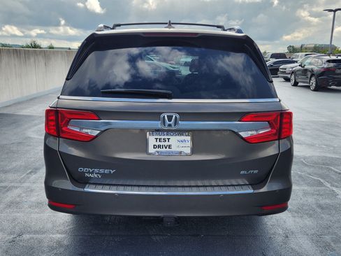 Used 2018 Honda Odyssey Elite image 4