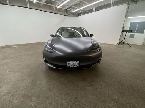 Used 2018 Tesla Model 3 Long Range image 9