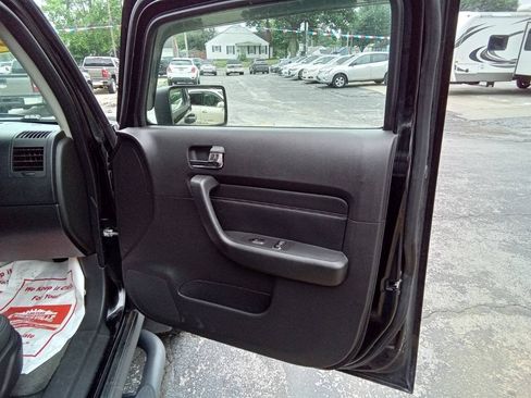 Used 2007 HUMMER H3 AWD/4WD image 4