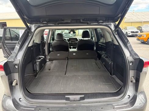 Used 2021 Toyota Highlander XLE AWD/4WD image 54
