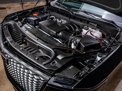 Used 2026 Cadillac Escalade Platinum Sport w/ LPO, ONYX Package image 43