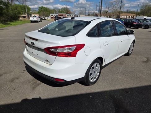 Used 2012 Ford Focus SE FWD image 6